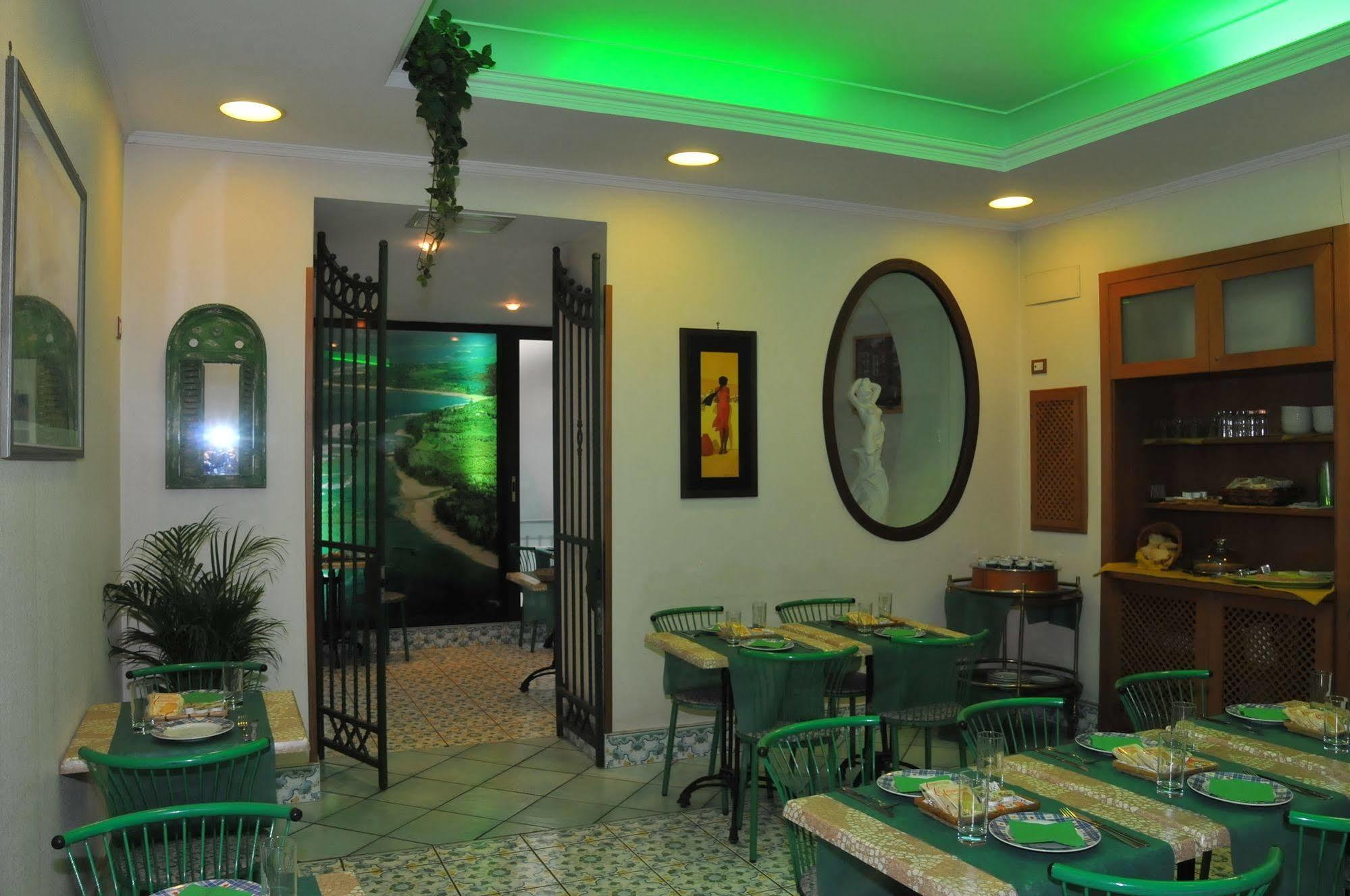 Hotel Potenza Nápoles Exterior foto
